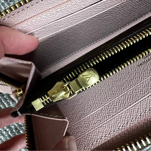 LOUIS VUITTON MONOGRAM CLEMENCE WALLET ZIP AROUND ROSE BALLERINE - Picture 12 of 16